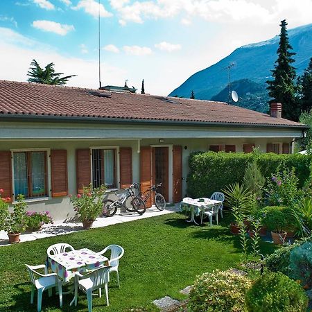 Casa Facchinetti Yellow Apartment Malcesine Buitenkant foto
